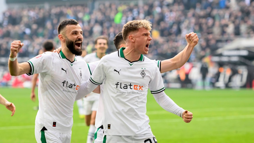 Robin Hack jubelt und schreit.