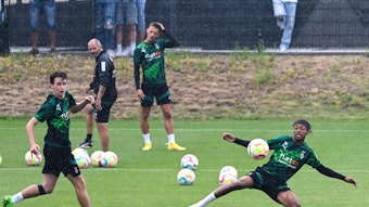 Simon Walden und Yvandro Borges Sanches beim Training.