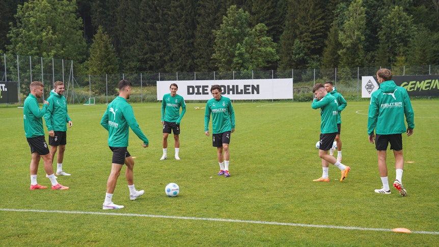 Die Profis von Borussia Mönchengladbach beim Eckchen-Spiel.
