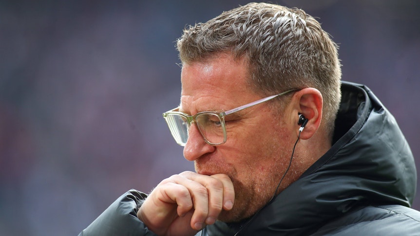 Max Eberl schaut nachdenklich.