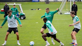 Oscar Fraulo am Ball bei einer Trainings-Übung.