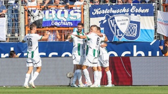 Tim Kleindienst jubelt in einer Jubeltraube.