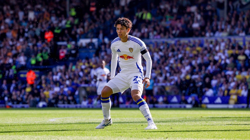 Ao Tanaka im Einsatz für Leeds United.