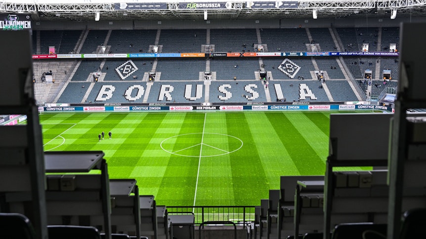 Der Borussia-Park von innen.