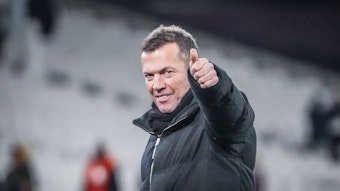 Daumen hoch von Lothar Matthäus.