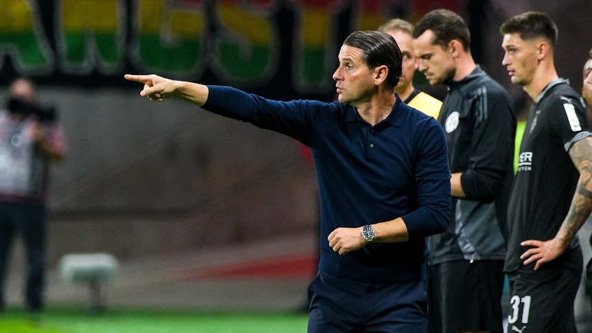 Gerardo Seoane mit Anweisungen in Frankfurt.