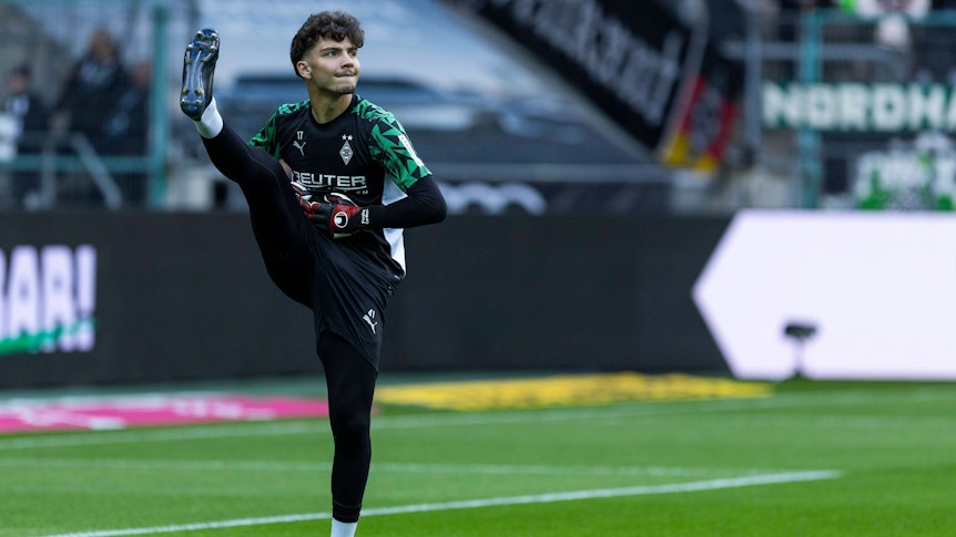 Tiago Pereira Cardoso bij Warmmachen in Borussia Park.