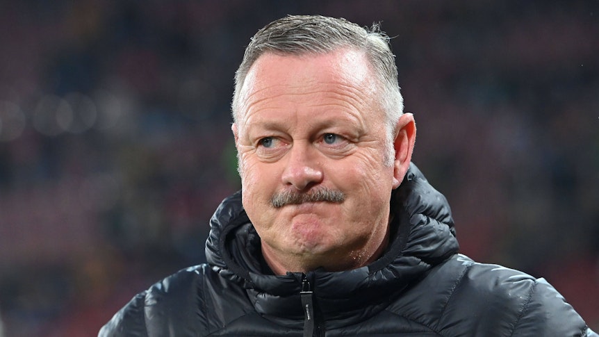 Roland Virkus schaut konzentriert.
