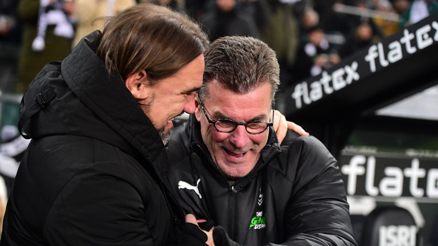 Daniel Farke (l.) und Dieter Hecking bei einem Legenden-Spiel von Borussia Mönchengladbach.