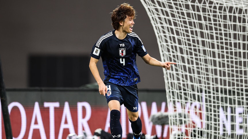 Ko Itakura bejubelt ein Tor.