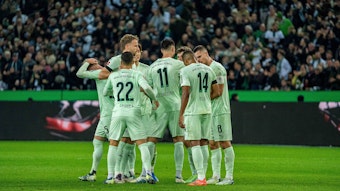 Spieler von Borussia Mönchengladbach jubeln.