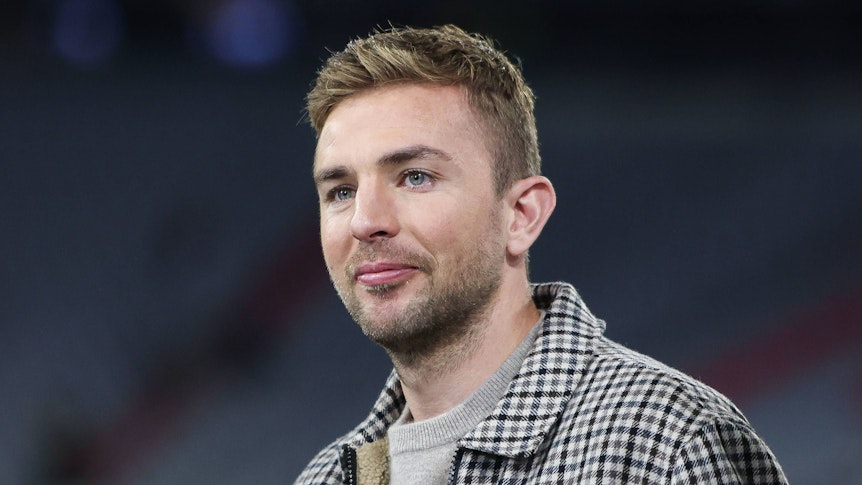 TV-Experte Christoph Kramer steht beim Nations-League-Spiel Deutschland gegen Niederlande in der Allianz-Arena.