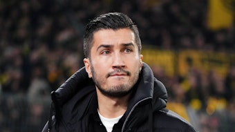 Nuri Sahin schaut in die Ferne.