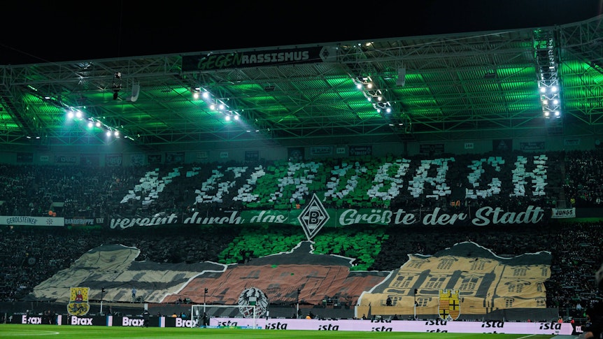 Eine Nordkurven-Choreo zur Stadt Mönchengladbach.