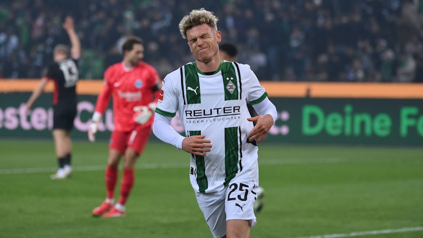 Robin Hack kneift die Augen frustriert zusammen.