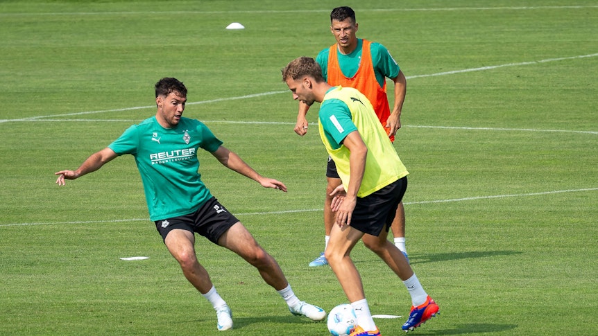Drei Fohlen-Verteidiger im Gladbach-Training.