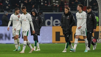 Enttäuschung bei Spielern von Borussia Mönchengladbach nach einer Niederlage.
