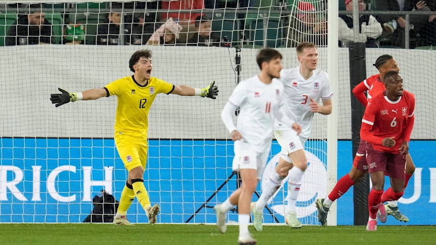 Tiago Pereira Cardoso gibt seiner Abwehr lautstarkes Feedback.