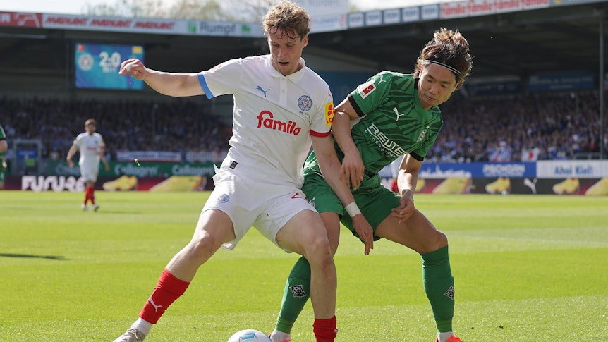 Ko Itakura in einem Zweikampf.