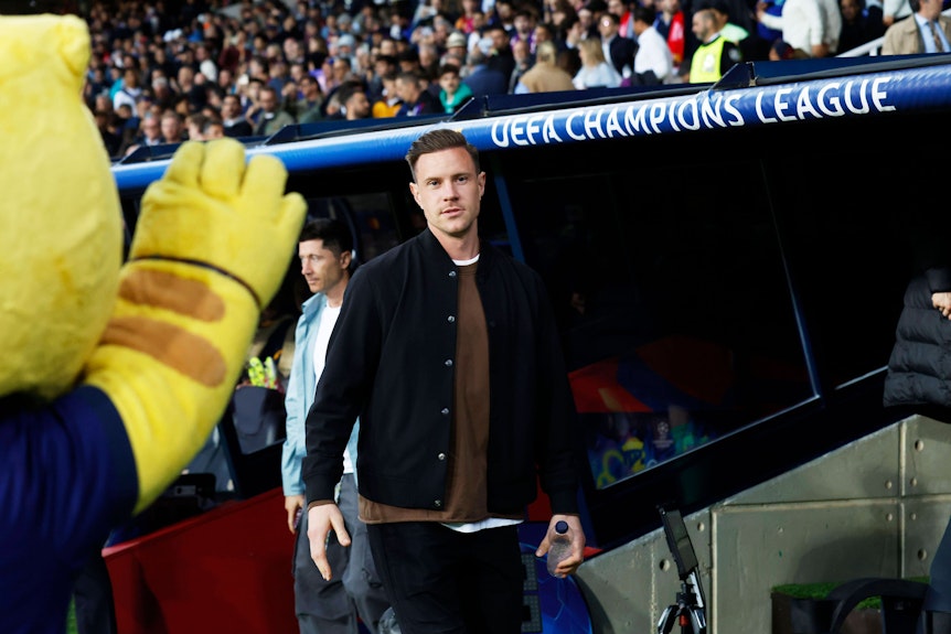 Marc-André ter Stegen in zivil im Stadion.