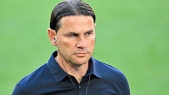 Gerardo Seoane am Spielfeldrand.