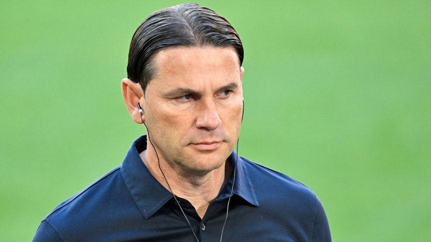 Gerardo Seoane am Spielfeldrand.
