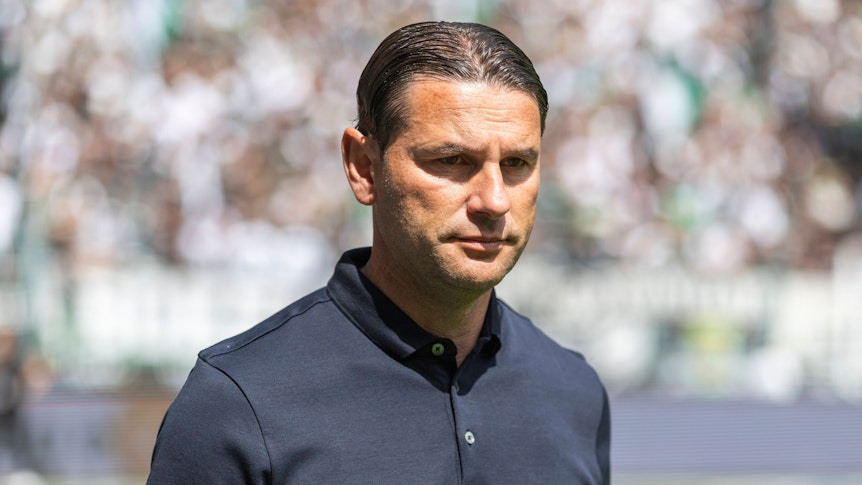 Gerardo Seoane am Seitenrand.