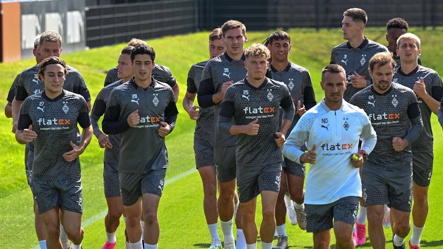 Eine Laufgruppe von Borussia Mönchengladbach beim Training.