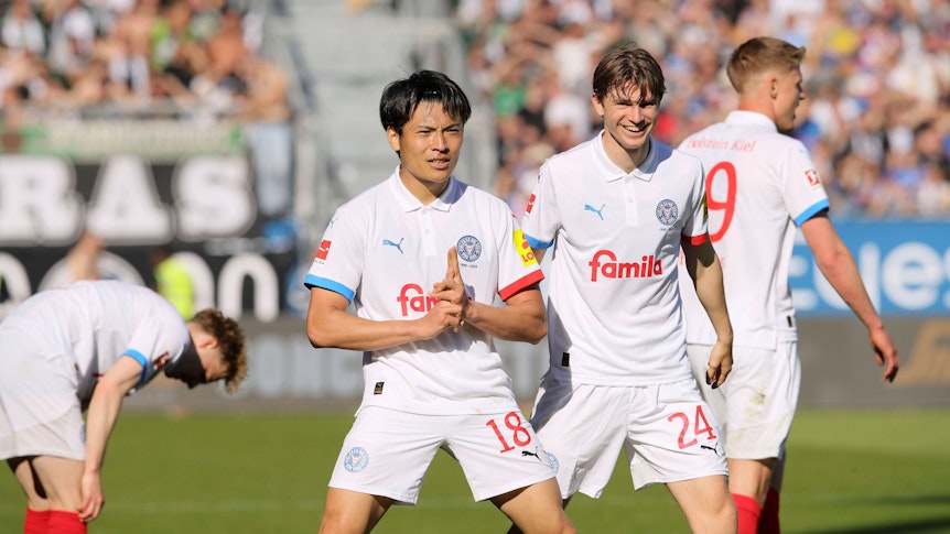 Kiels Shuto Machino zusammen mit Magnus Knudsen.