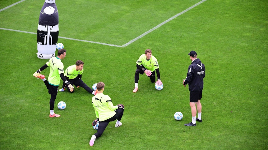 Vier Gladbach-Keeper beim Training.