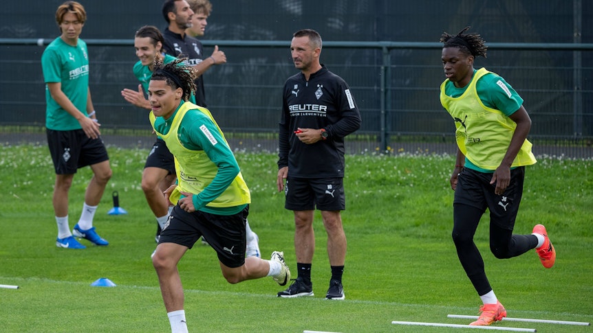 Talente von Borussia Mönchengladbach beim Training.