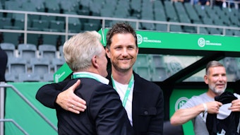 Stefan Stegemann gratuliert Mirko Sandmöller.