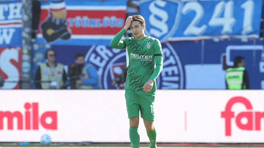 Ein frustrierter Florian Neuhaus beim Auswärtsspiel von Borussia Mönchengladbach in Holstein Kiel.