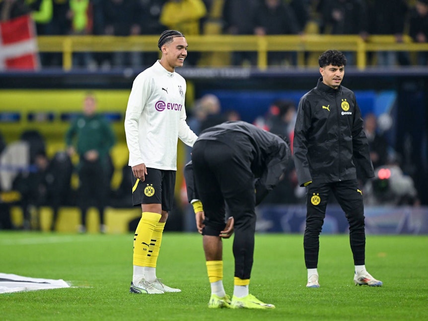 Tyler Meiser beim Aufwärmen mit den BVB-Teamkollegen.