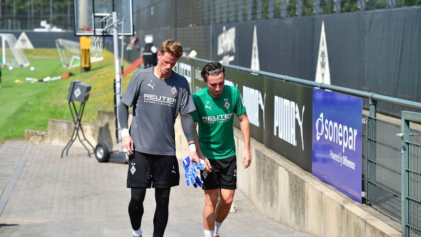 Jonas Omlin und Rocco Reitz im Trainingslager 2024.