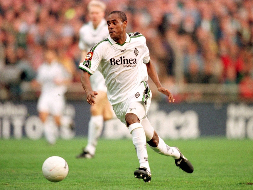 Chiquinho da Silva dribbelt im Gladbach-Trikot.
