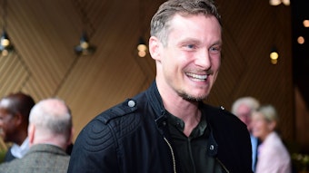Marcell Jansen lacht.