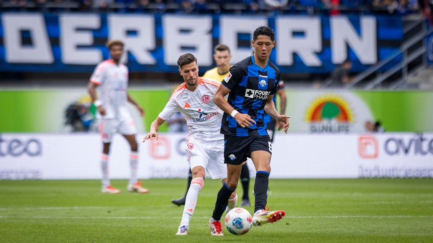 Santiago Castaneda mit dem Ball am Fuß.