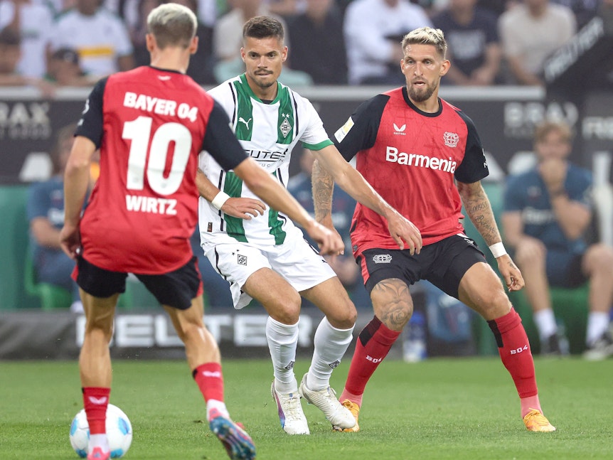 Julian Weigl im Einsatz gegen Leverkusen.