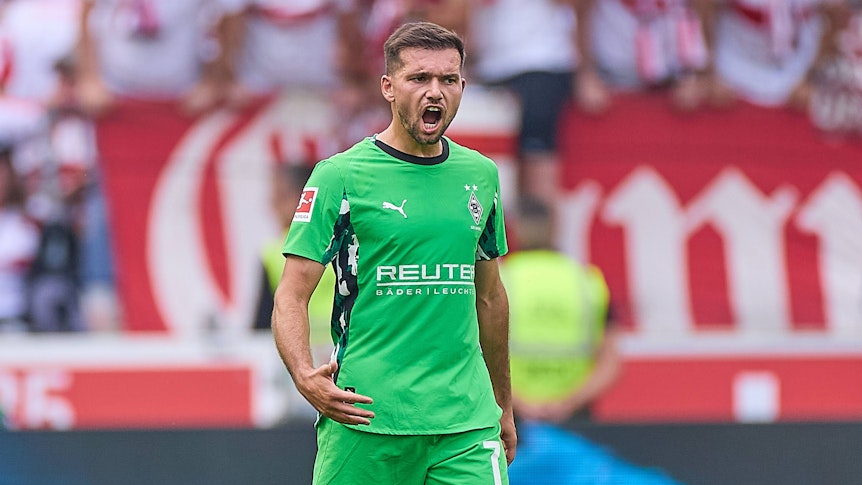 Kevin Stöger schreit laut auf dem Feld.