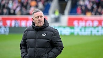 Roland Virkus schaut nach oben.