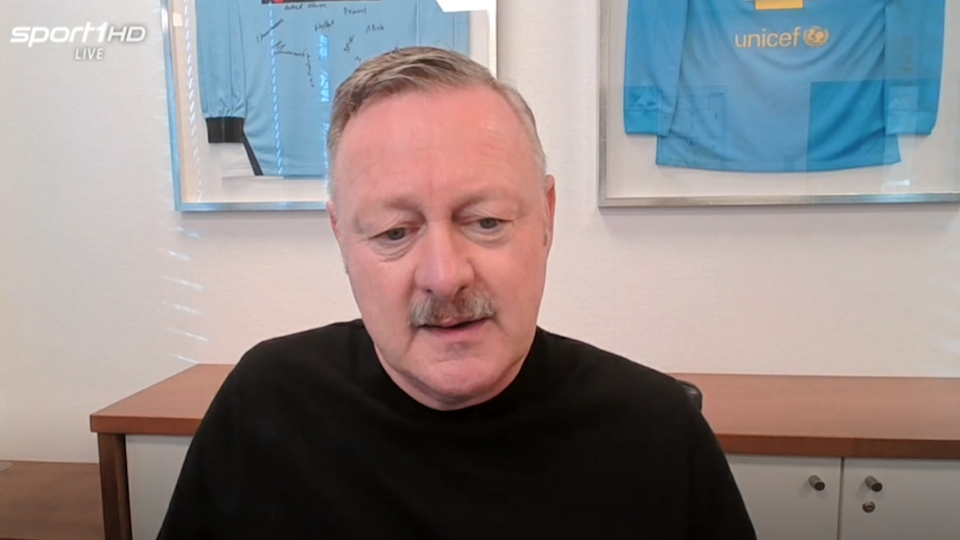 Roland Virkus in der Liveschalte im Sport1-Doppelpass.