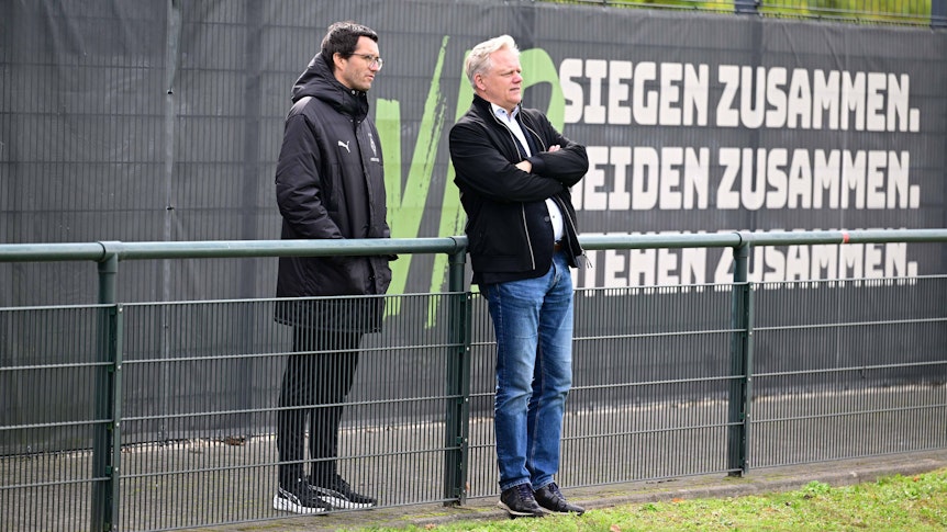 Philipp Schützendorf und Stefan Stegemann am Trainingsgelände.
