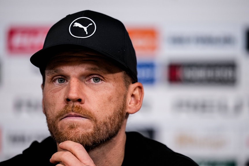 Eugen Polanski auf einer Pressekonferenz.