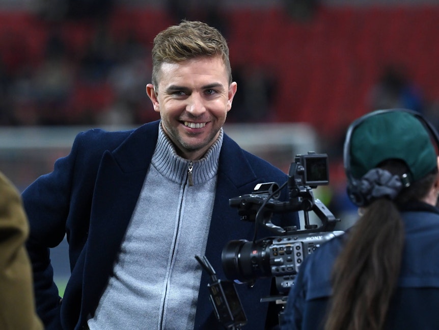 Christoph Kramer als TV-Experte vor der Kamera.