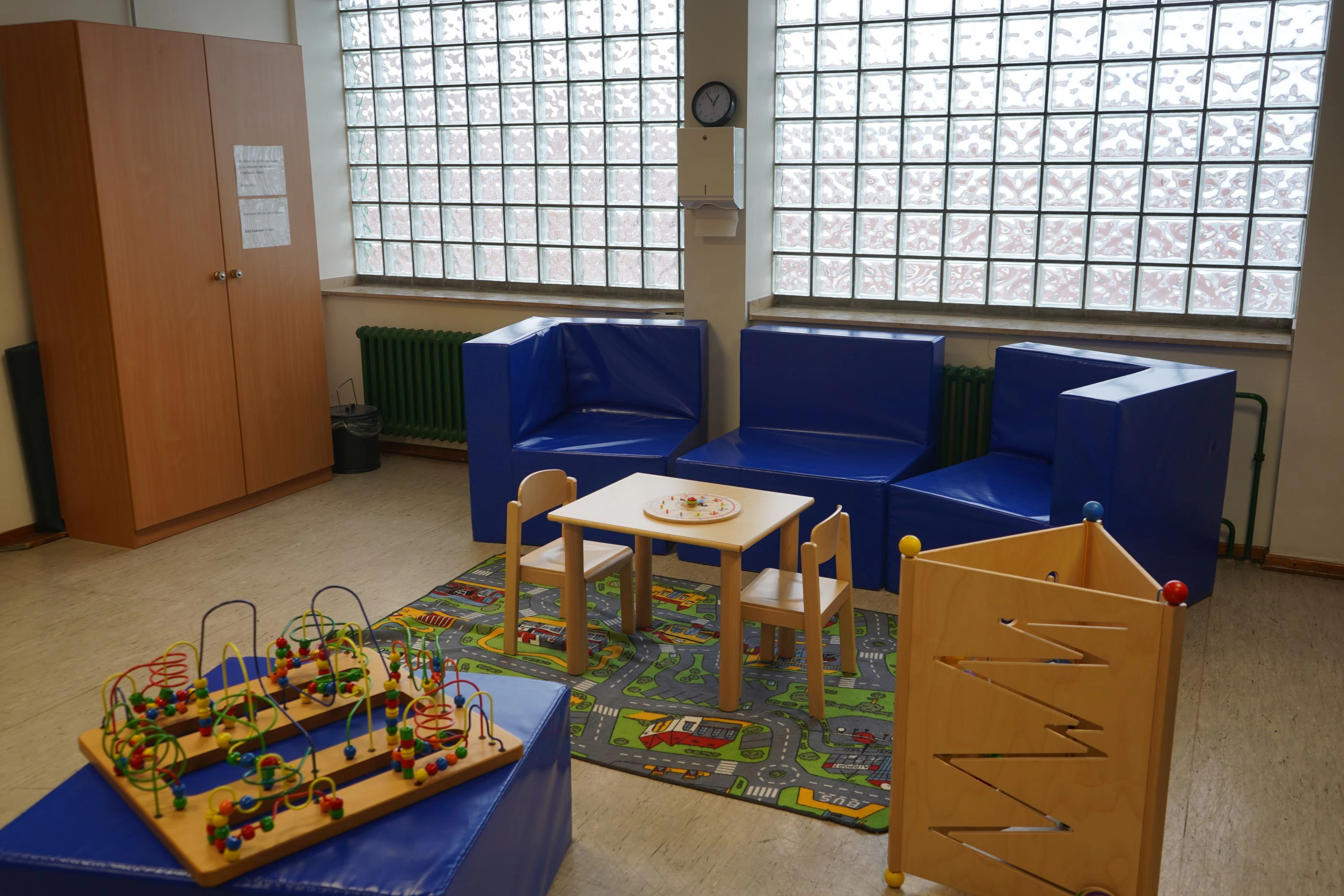 JVA Köln: Wenn Kinder ihre Eltern im Gefängnis besuchen