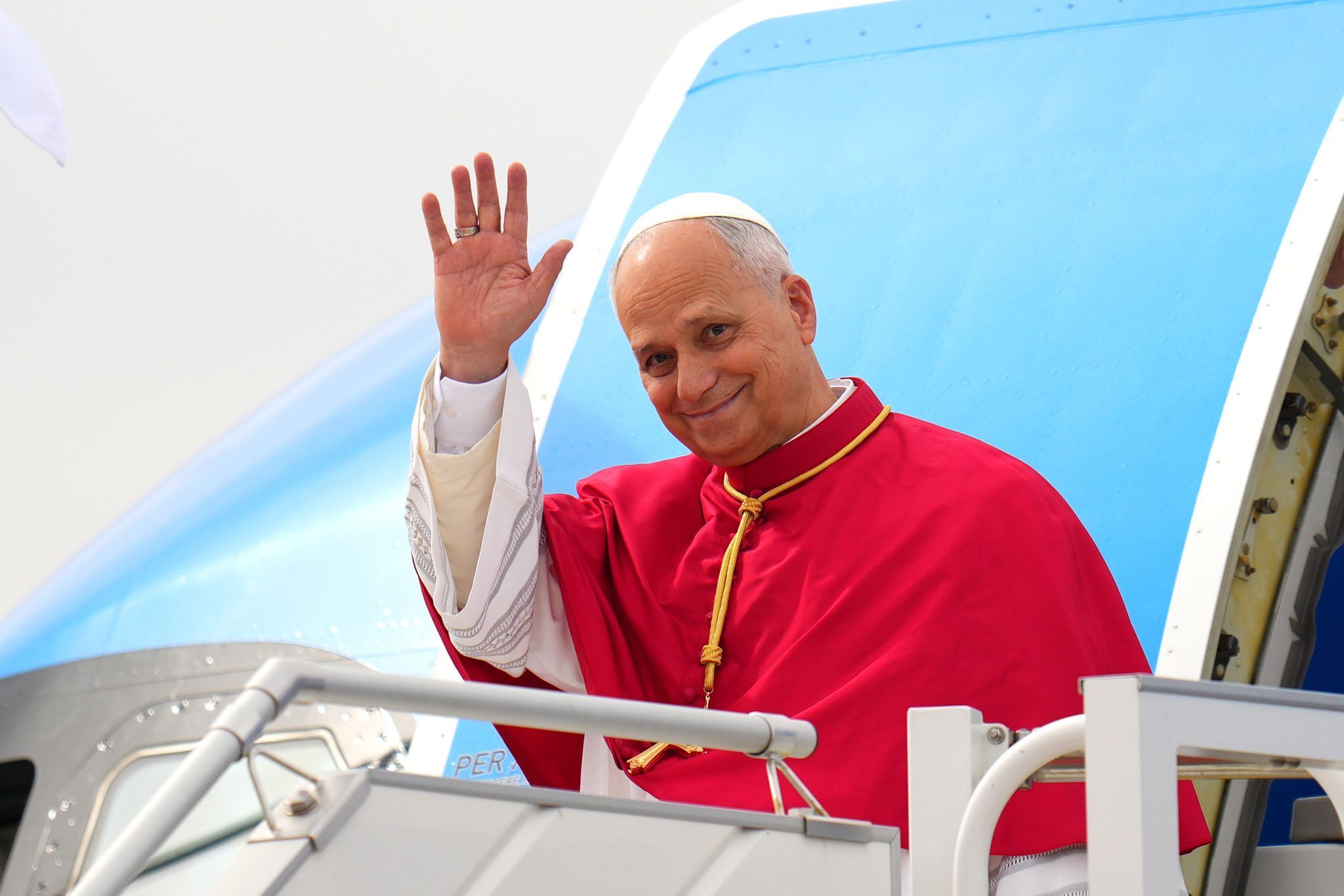 Papst besucht Spanien: Leo XIV. trifft Königspaar und fordert Ende der Gewalt