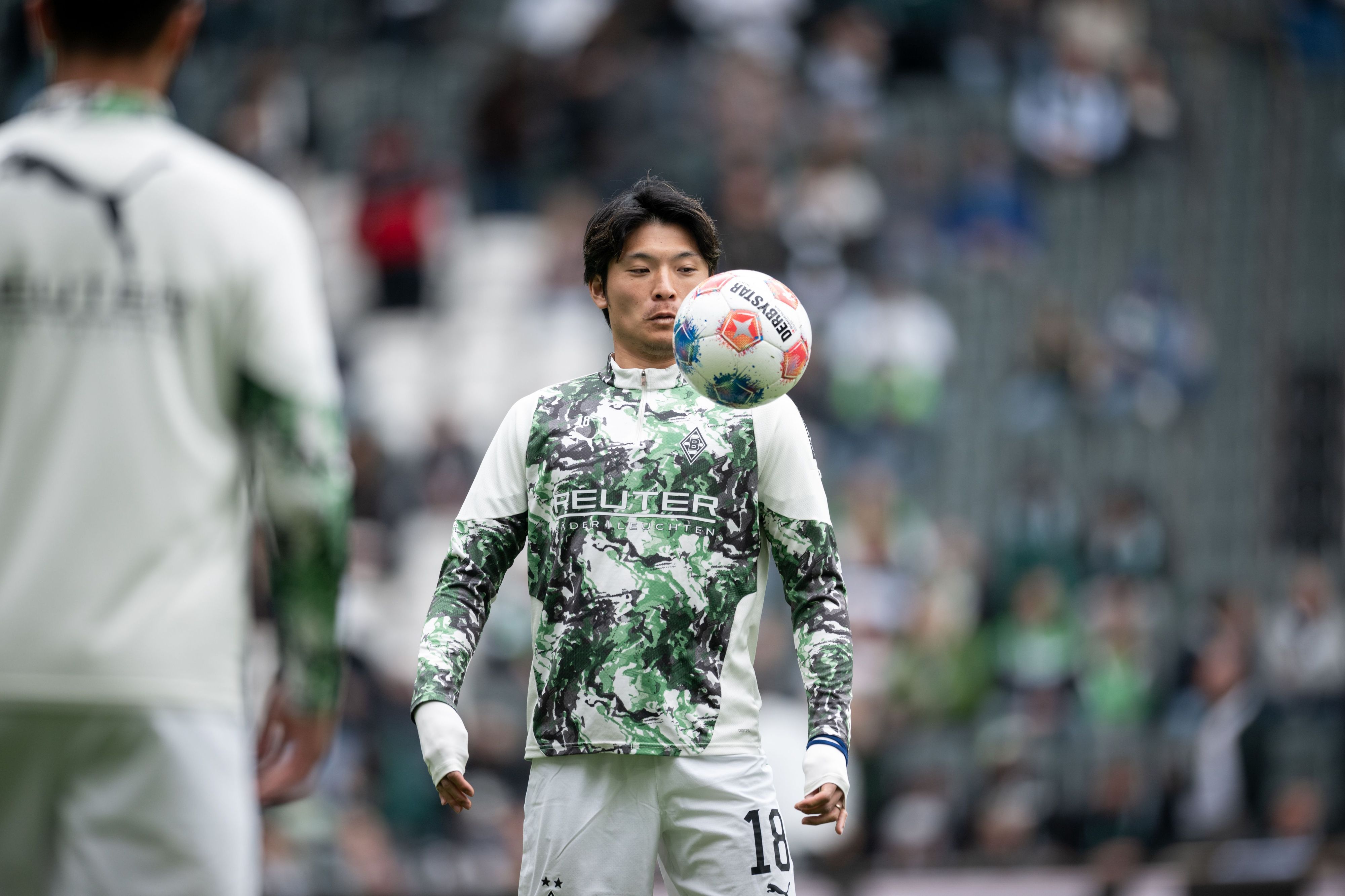 Shuto Machino beim Warmmachen.