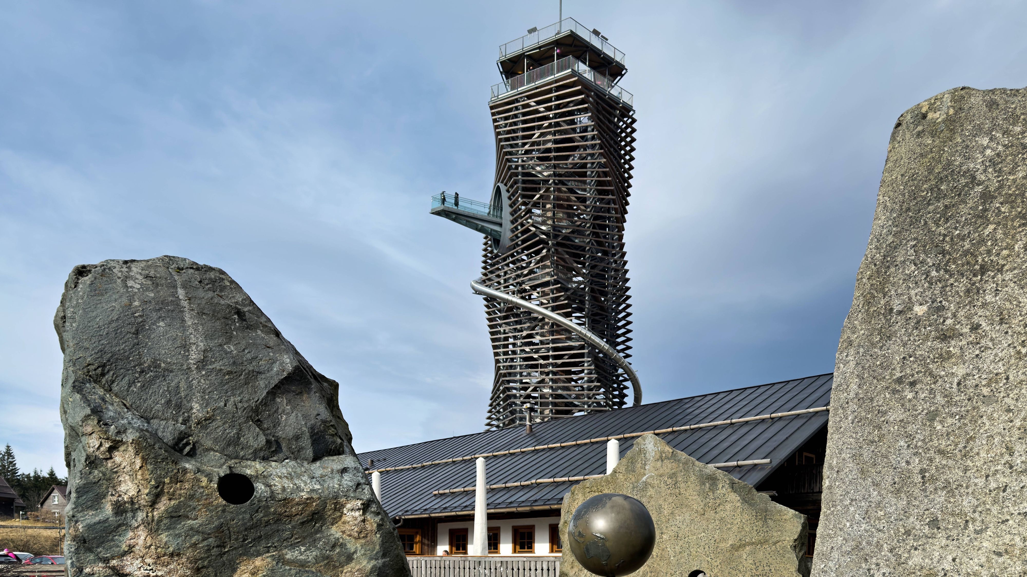 Aussichtspunkt auf 65 Metern: Drei Menschen nach Sturz vom Harzturm gestorben
