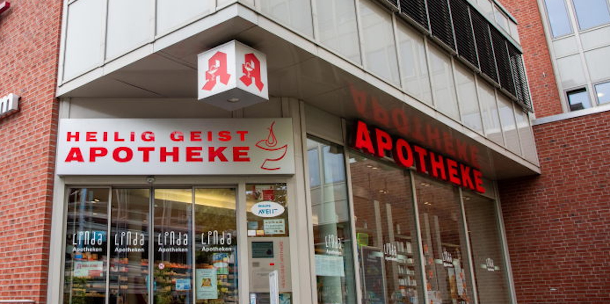 Die Heilig-Geist-Apotheke in Köln-Longerich.